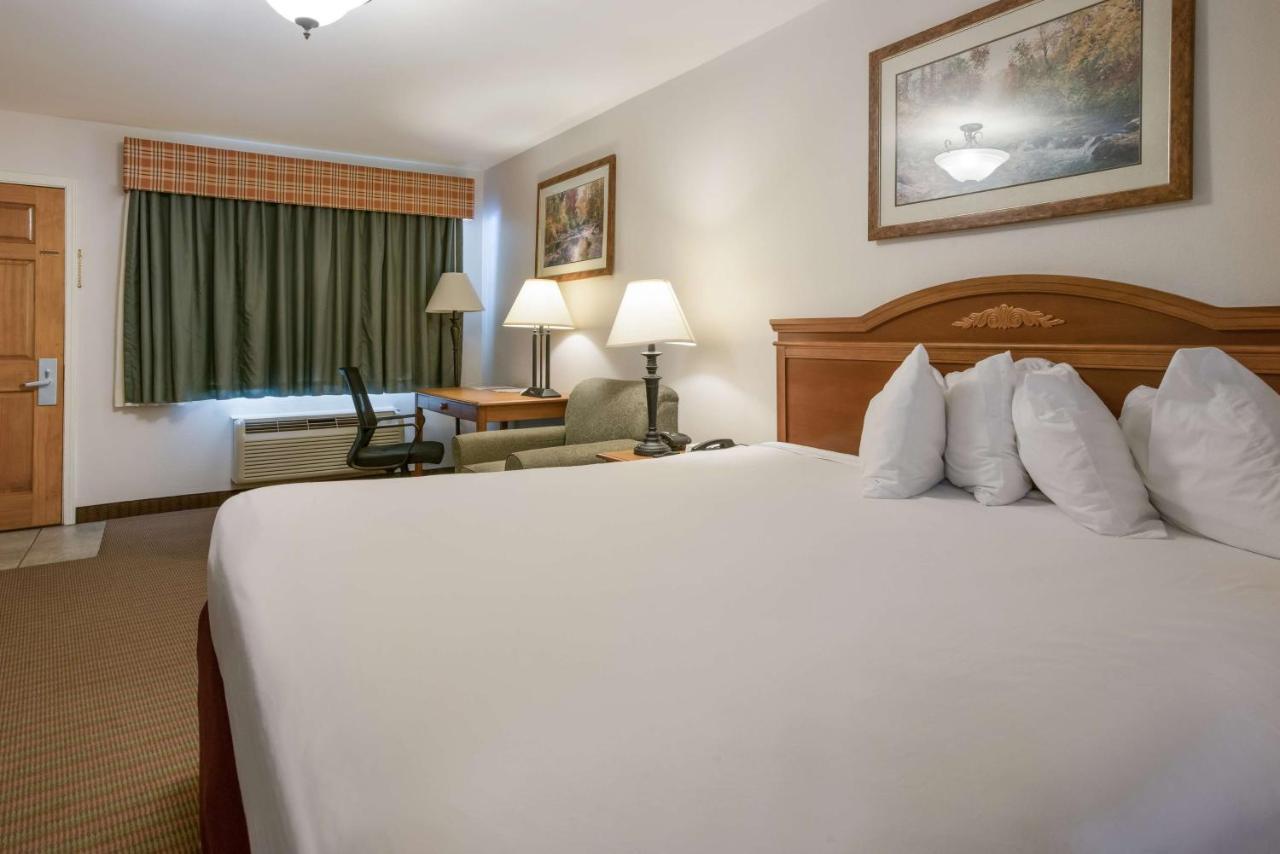 Surestay Hotel By Best Western Leesville Экстерьер фото